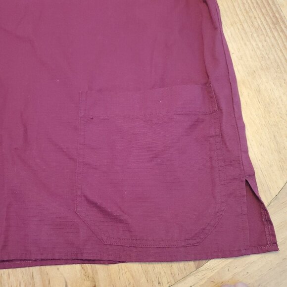 Men's XL Carhartt C15208 Short Sleeve Multi-Pocket Scrub Top Maroon V-Neck - Picture 6 of 10